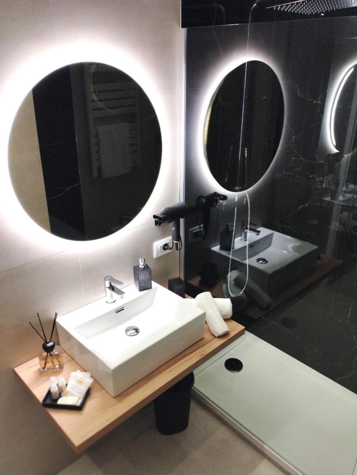 Agatha Modern Elegant Rooms Sant'Agata di Militello Luaran gambar