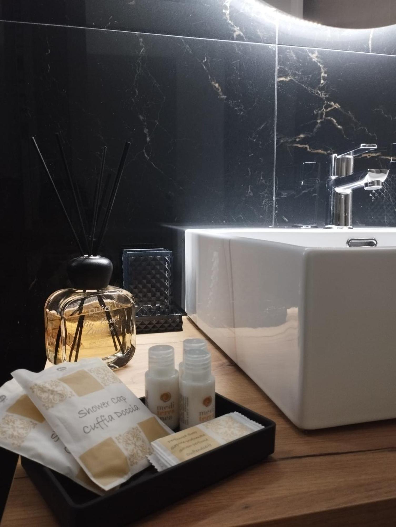 Agatha Modern Elegant Rooms Sant'Agata di Militello Luaran gambar
